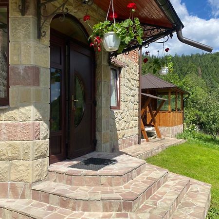 Underhills House Apartment Яремче Екстериор снимка