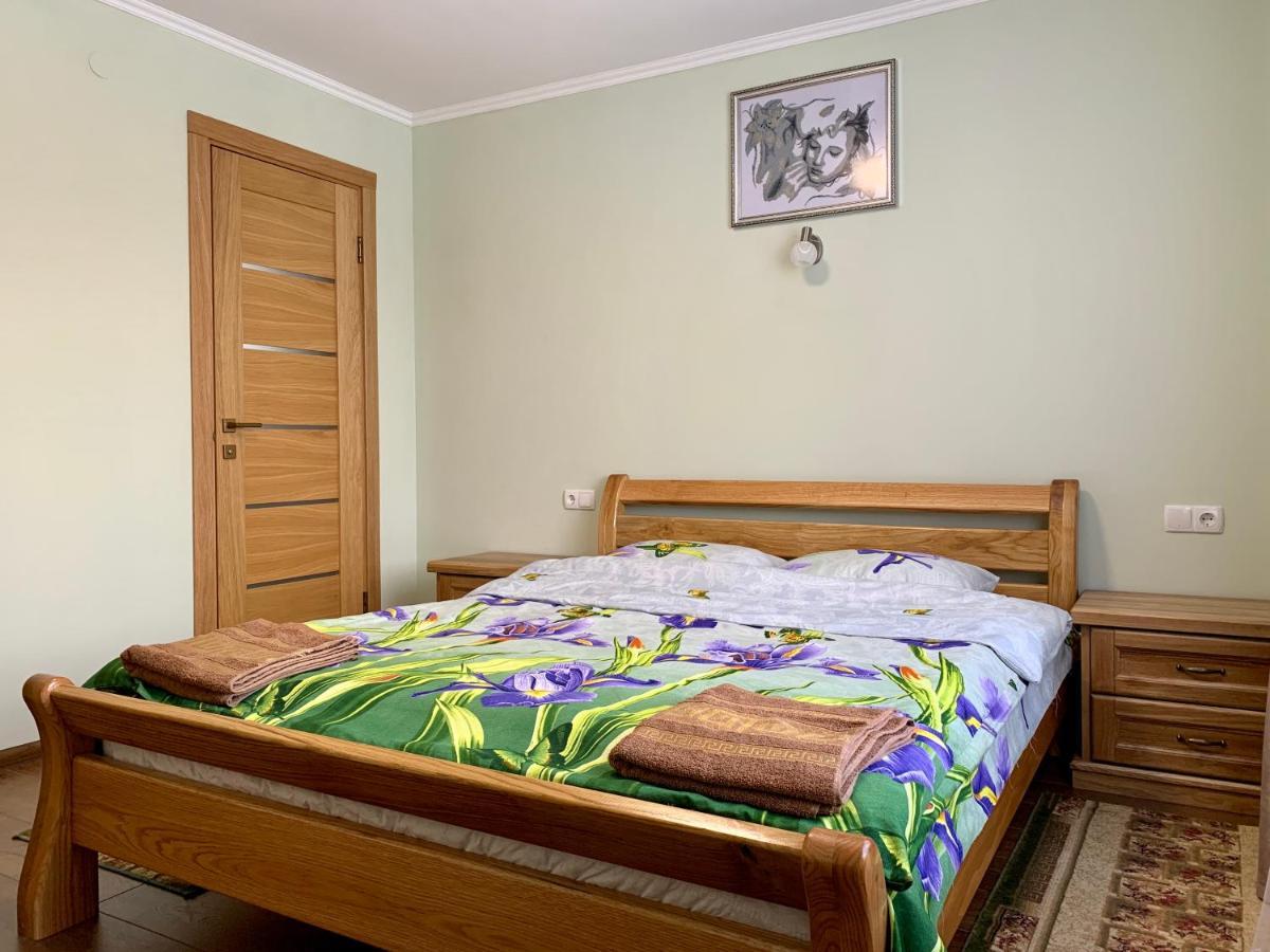 Underhills House Apartment Яремче Екстериор снимка