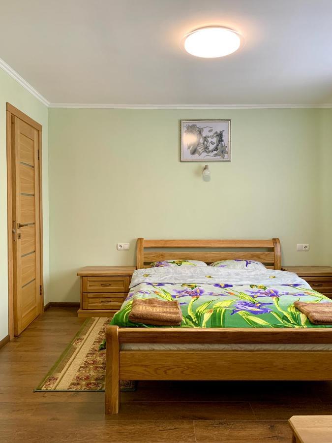 Underhills House Apartment Яремче Екстериор снимка