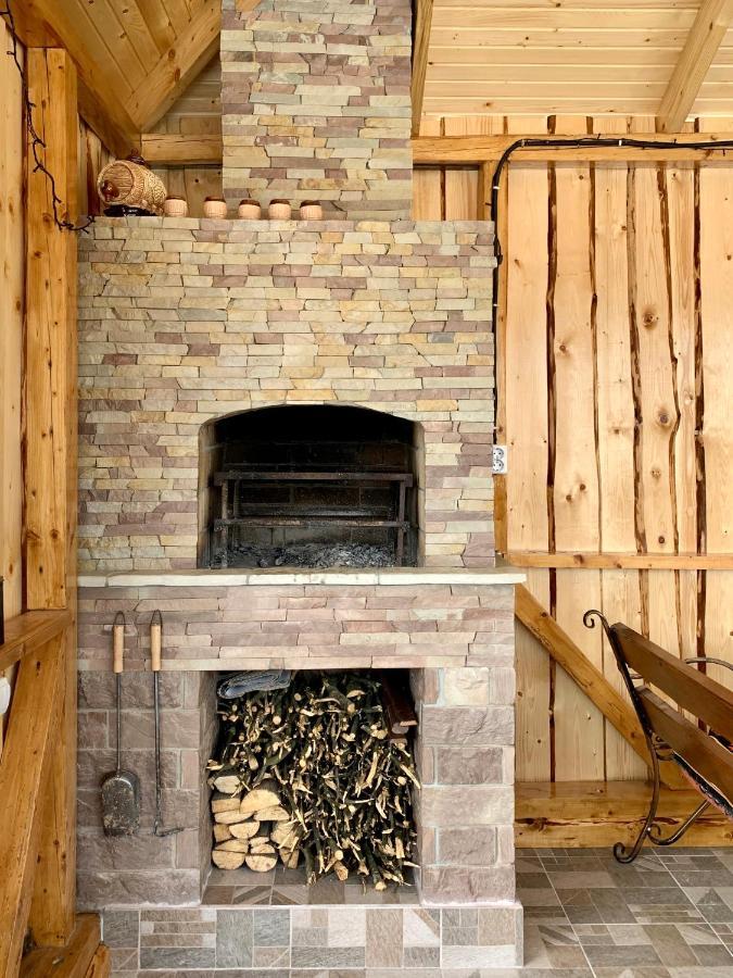 Underhills House Apartment Яремче Екстериор снимка