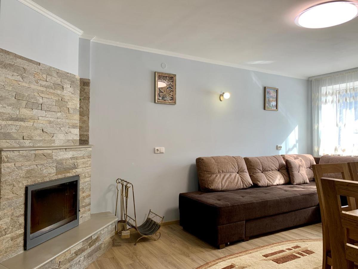 Underhills House Apartment Яремче Екстериор снимка