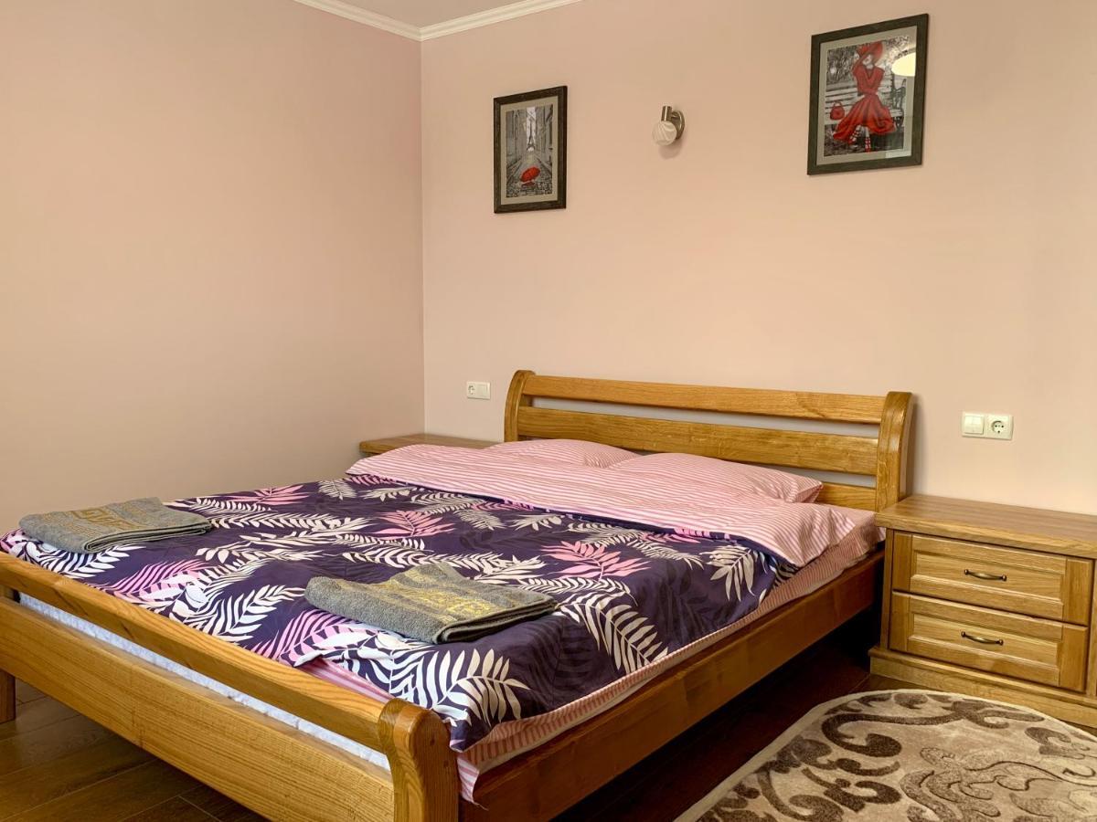 Underhills House Apartment Яремче Екстериор снимка