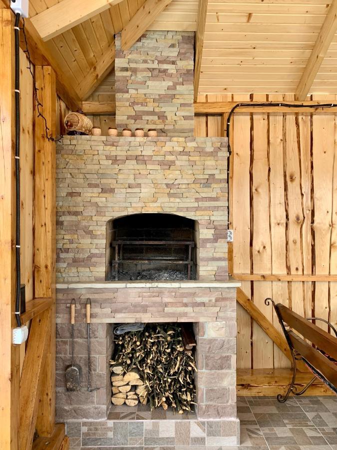 Underhills House Apartment Яремче Екстериор снимка