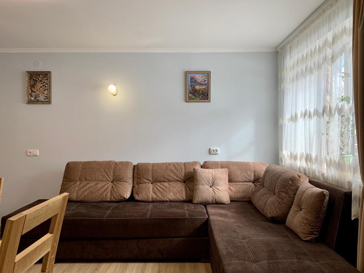 Underhills House Apartment Яремче Екстериор снимка