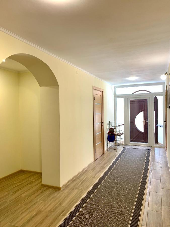 Underhills House Apartment Яремче Екстериор снимка