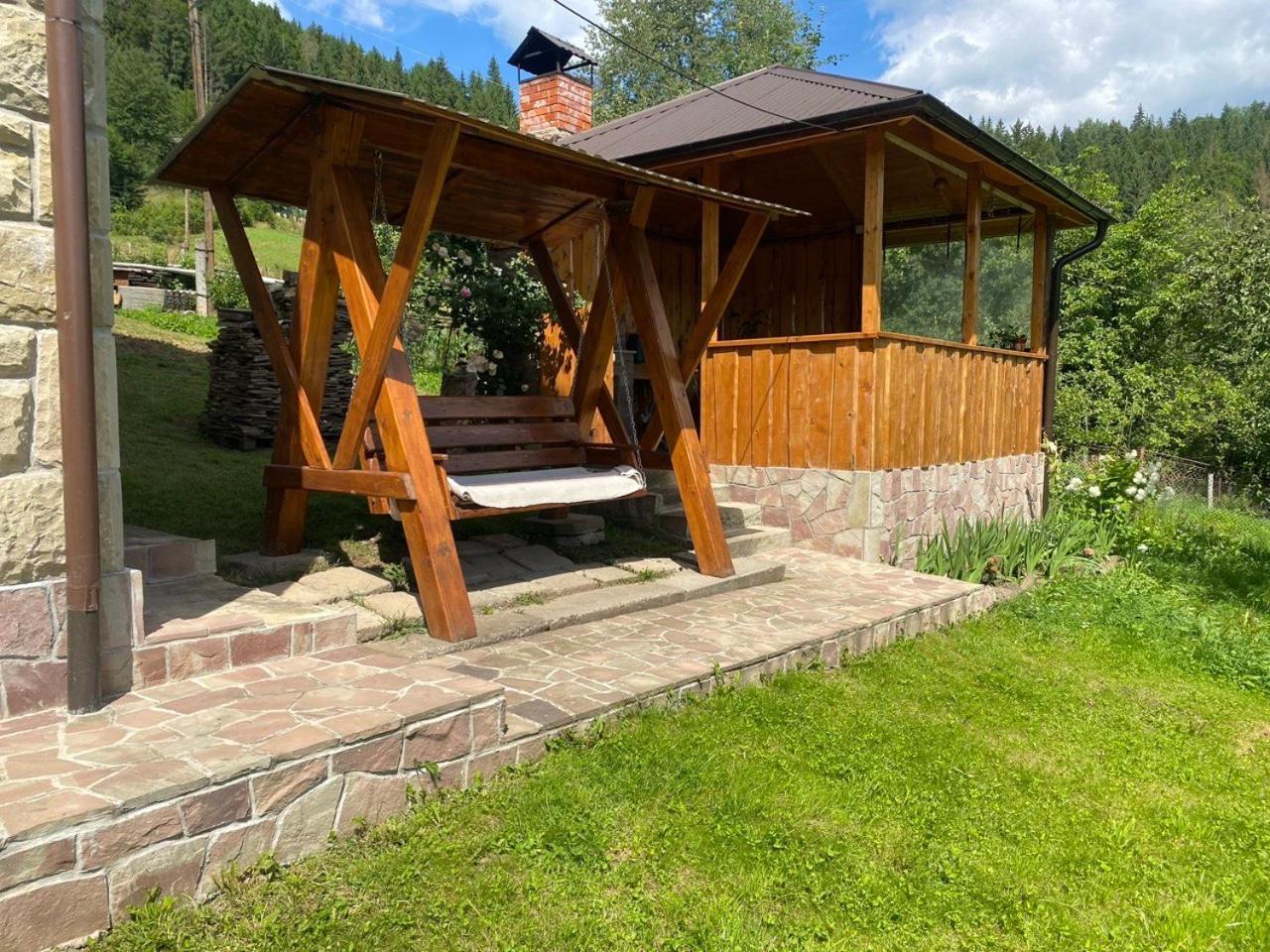 Underhills House Apartment Яремче Екстериор снимка