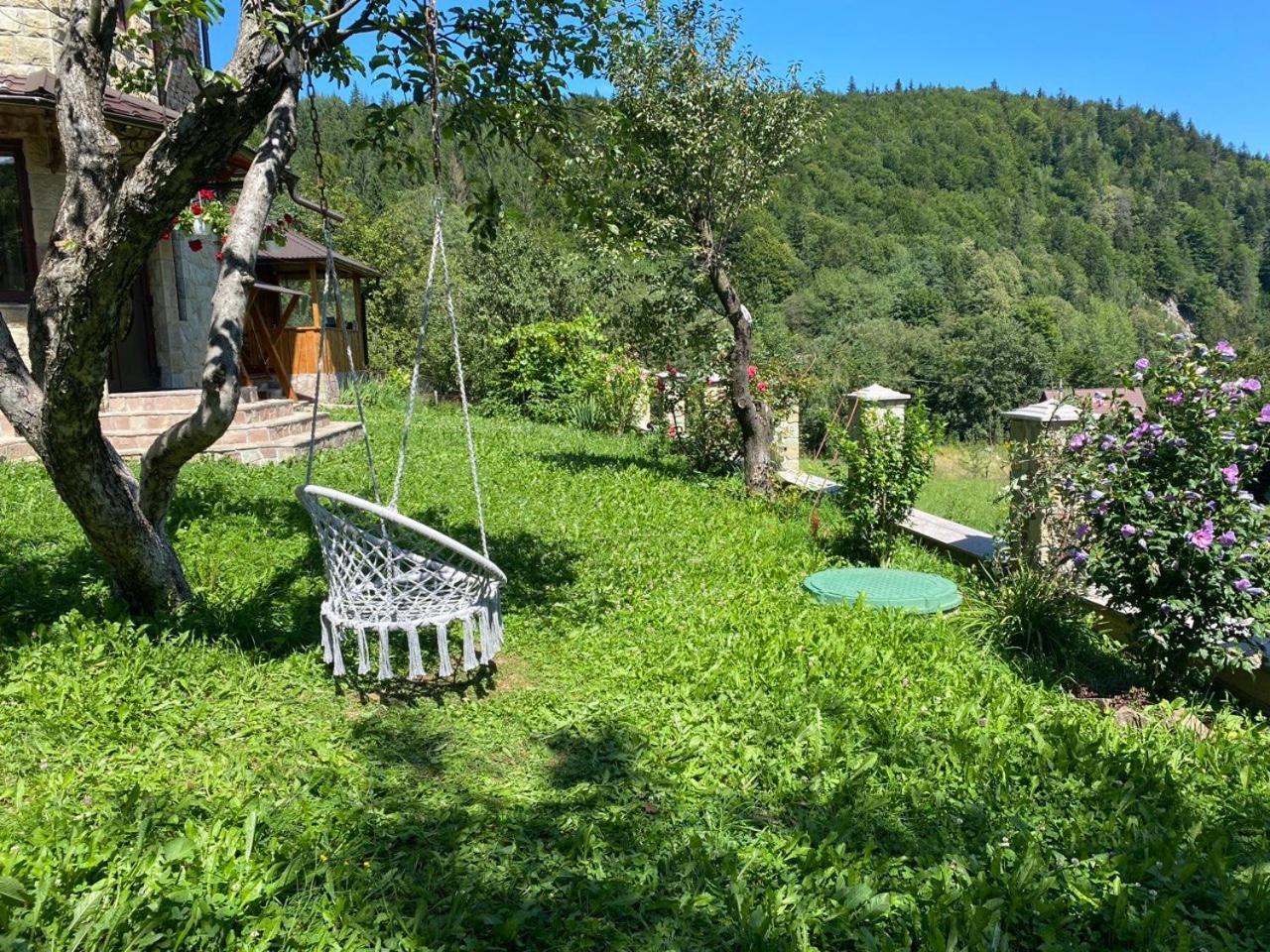 Underhills House Apartment Яремче Екстериор снимка